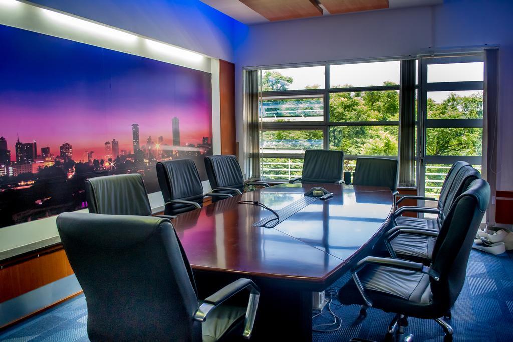 Gemsuites Serviced Apartments State House ナイロビ エクステリア 写真