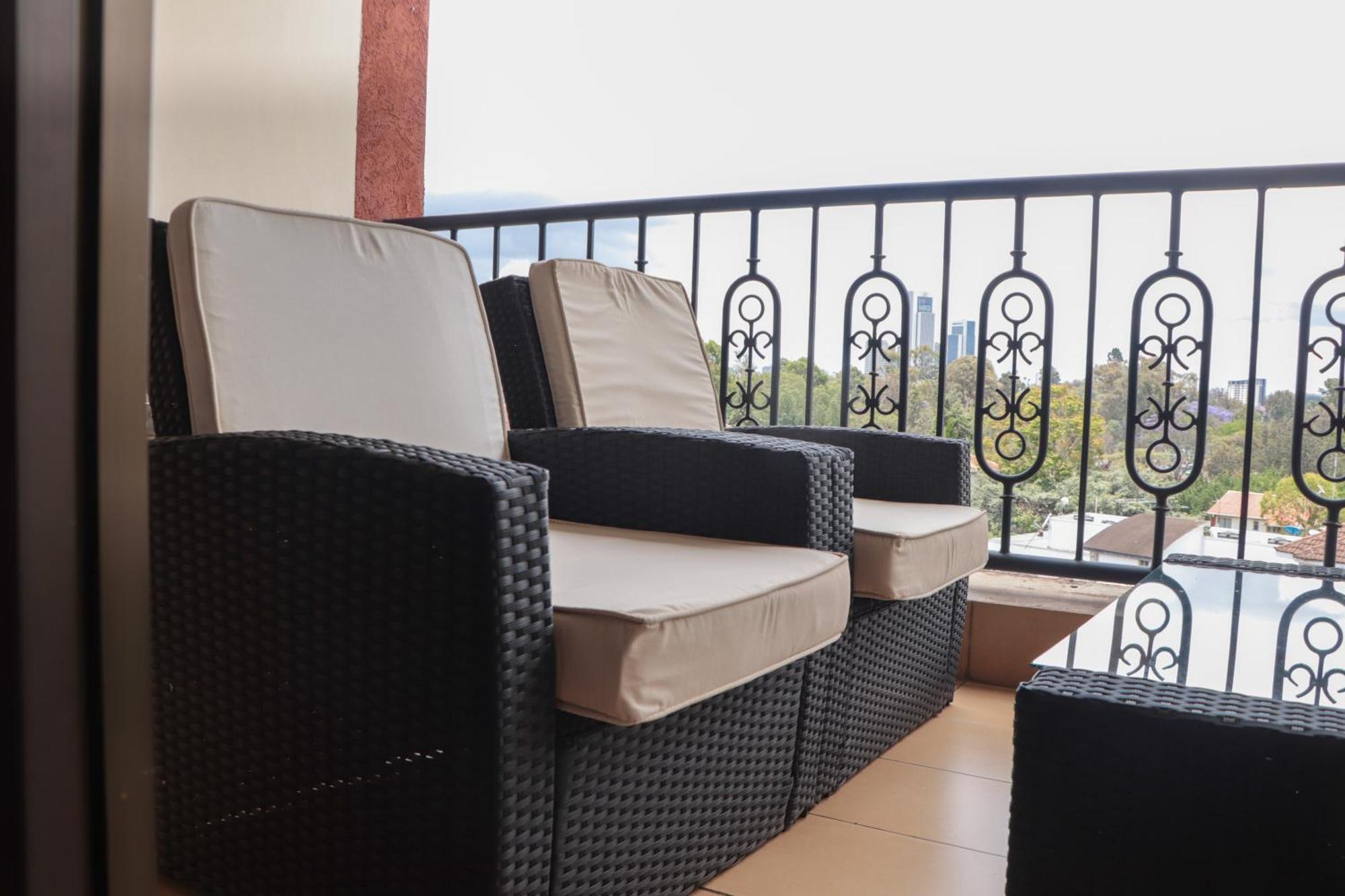 Gemsuites Serviced Apartments State House ナイロビ エクステリア 写真